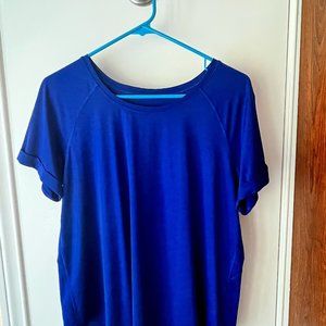 Lululemon Women's Short Sleeved Shirt - Size 8 - Blue